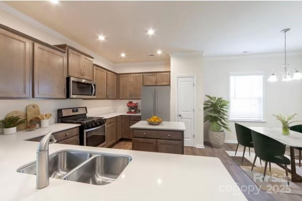 11513 Glasden Road 521, Charlotte, NC 28278