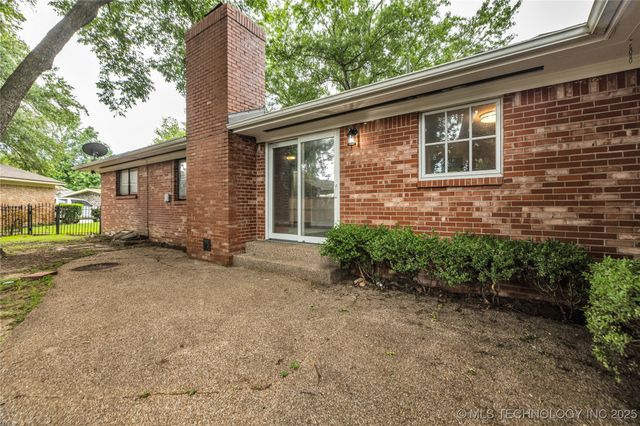 5941 S Utica Avenue, Tulsa, OK 74105