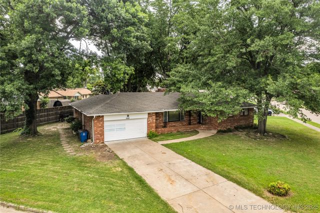 5941 S Utica Avenue, Tulsa, OK 74105