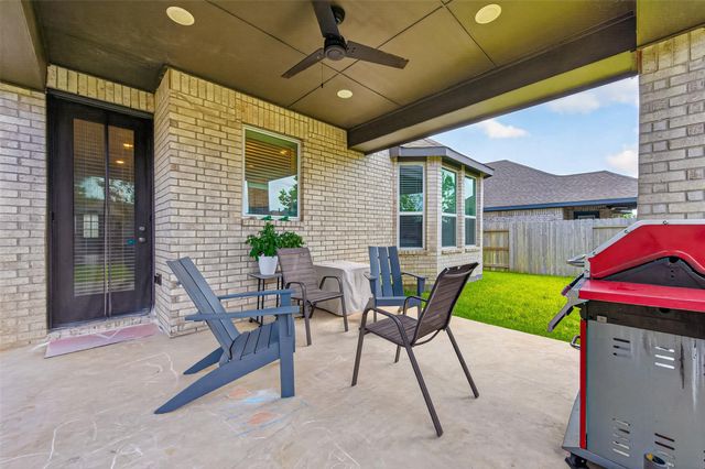 866 Sendero Trail, Conroe, TX 77304
