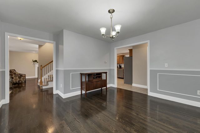 5 Berlang Road, Londonderry, NH 03053
