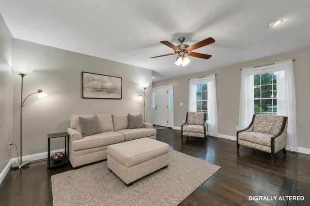 5 Berlang Road, Londonderry, NH 03053