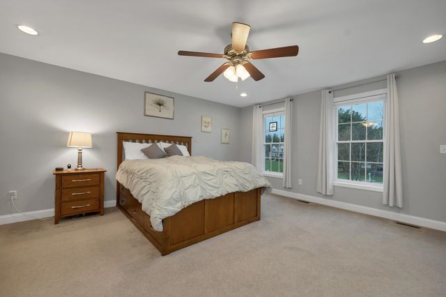 5 Berlang Road, Londonderry, NH 03053
