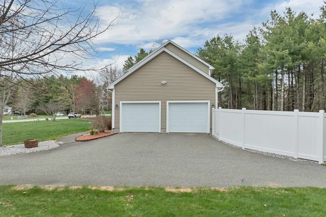 5 Berlang Road, Londonderry, NH 03053