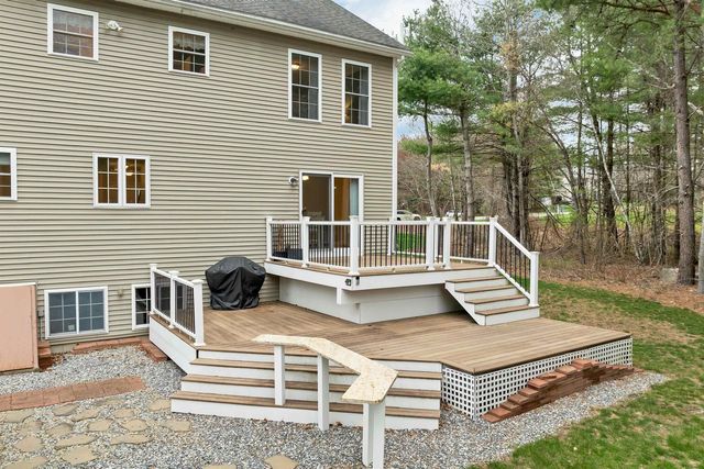 5 Berlang Road, Londonderry, NH 03053