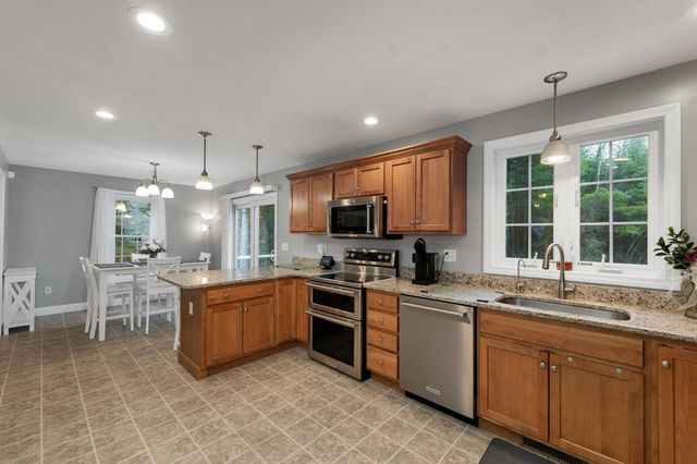 5 Berlang Road, Londonderry, NH 03053
