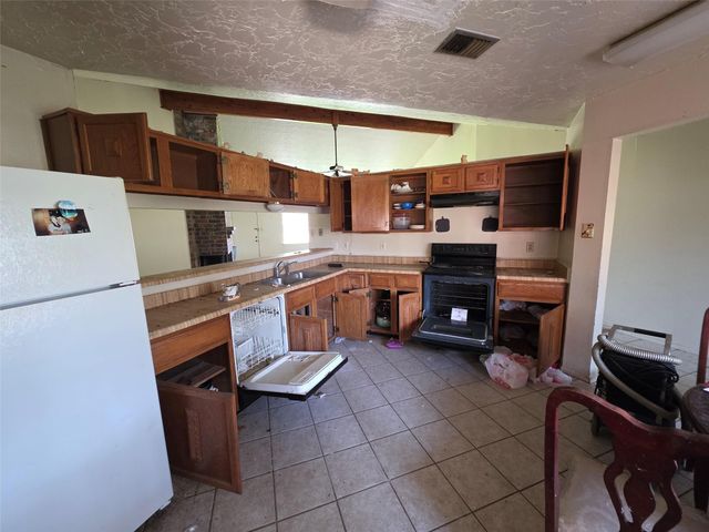 606 Old Colony Drive, Richmond, TX 77406