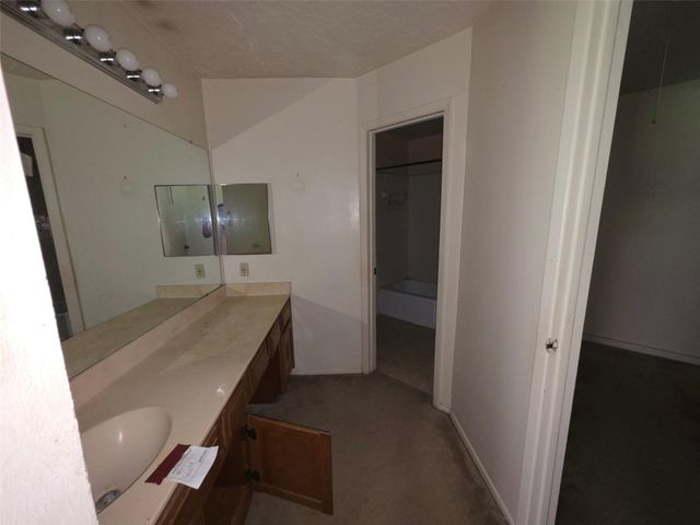 606 Old Colony Drive, Richmond, TX 77406