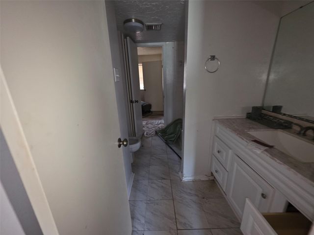 606 Old Colony Drive, Richmond, TX 77406