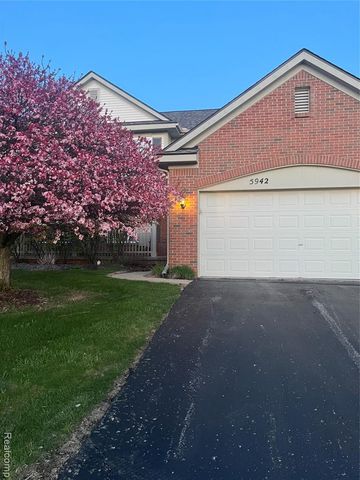 5942 Augusta Lane, Grand Blanc, MI 48439