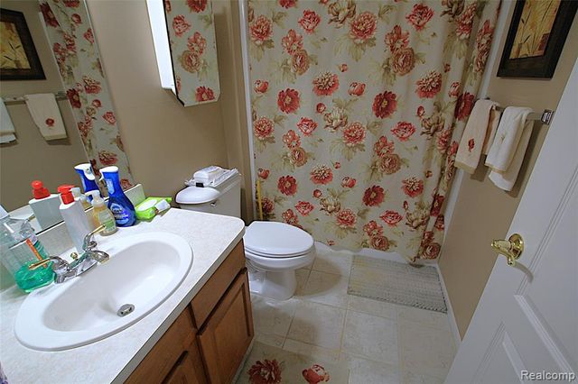 5942 Augusta Lane, Grand Blanc, MI 48439