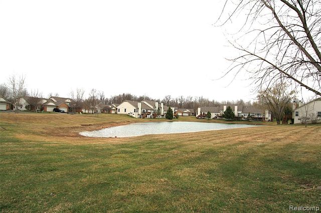 5942 Augusta Lane, Grand Blanc, MI 48439