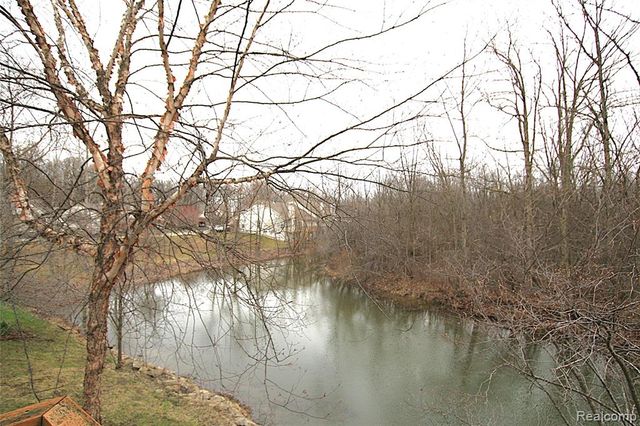 5942 Augusta Lane, Grand Blanc, MI 48439