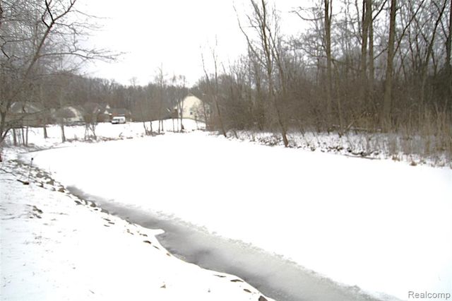 5942 Augusta Lane, Grand Blanc, MI 48439