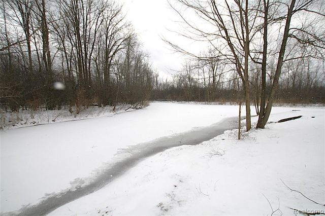 5942 Augusta Lane, Grand Blanc, MI 48439