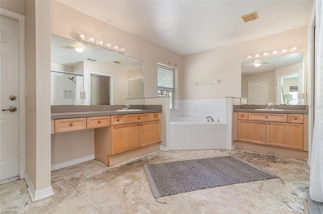 6160 ALLEN STREET, Mount Dora, FL 32757