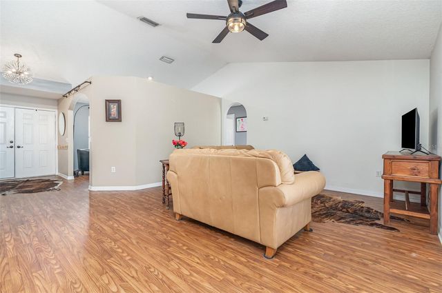 6160 ALLEN STREET, Mount Dora, FL 32757