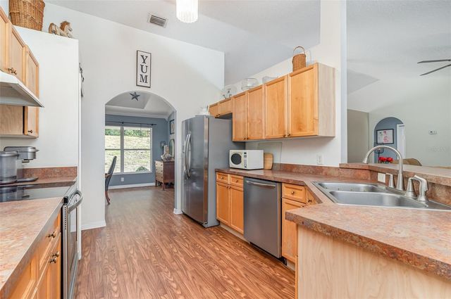 6160 ALLEN STREET, Mount Dora, FL 32757