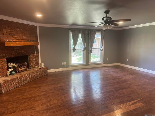 10549 Shermoor Dr, Baton Rouge, LA 70815