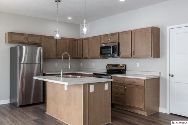 5519 N 52 Street, Omaha, NE 68104