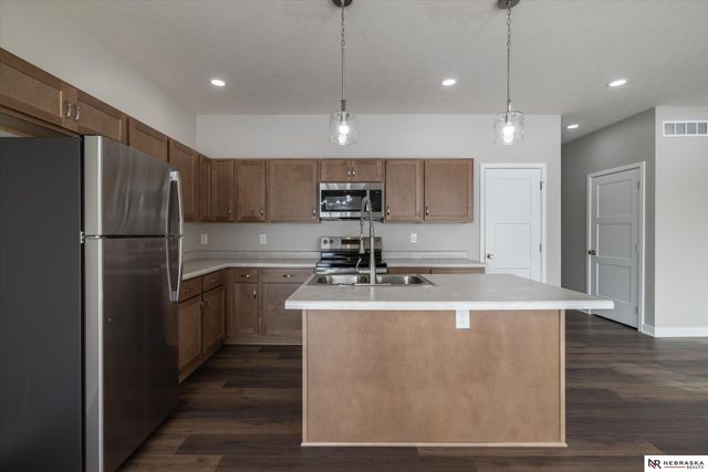 5519 N 52 Street, Omaha, NE 68104