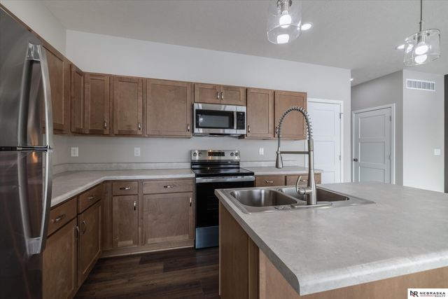 5519 N 52 Street, Omaha, NE 68104