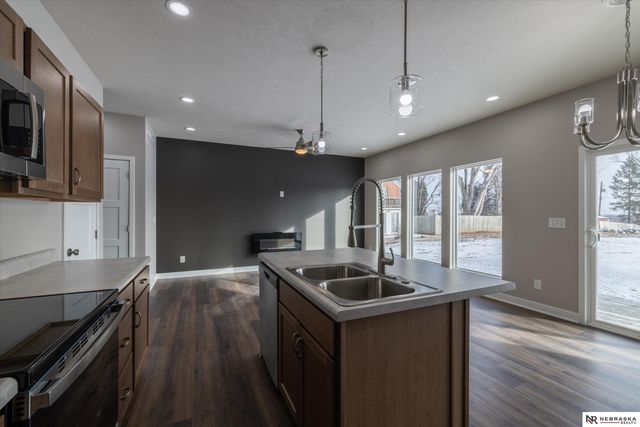 5519 N 52 Street, Omaha, NE 68104