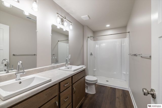 5519 N 52 Street, Omaha, NE 68104