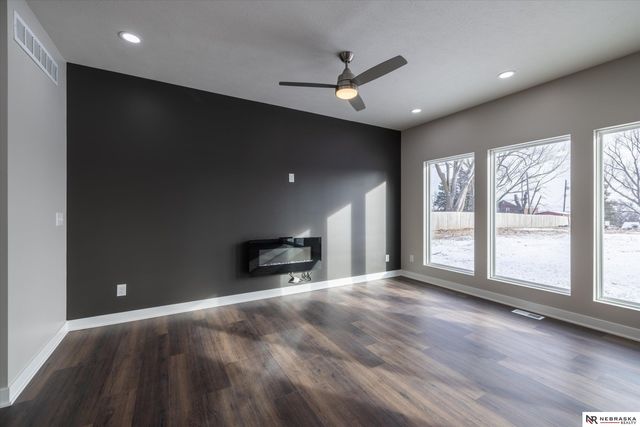 5519 N 52 Street, Omaha, NE 68104