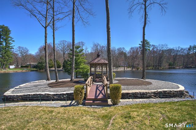 170 Driftwood Lane, Trumbull, CT 06611