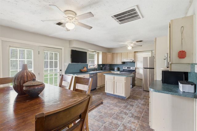10024 Fm 563 Road, Liberty, TX 77575