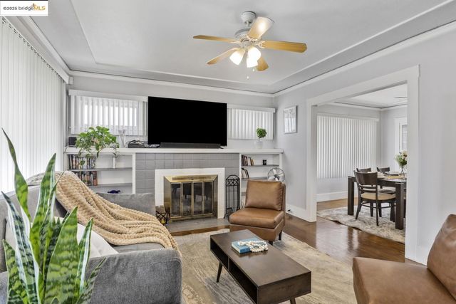 5448 Trask St, Oakland, CA 94601