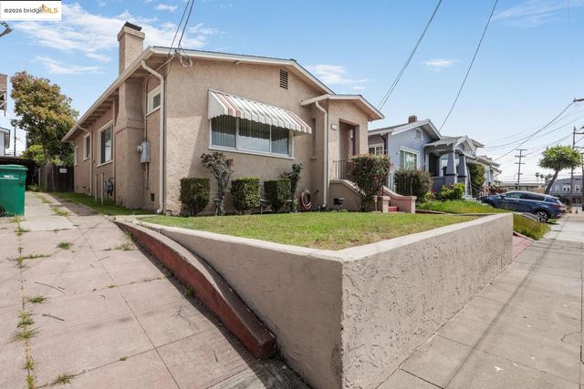 5448 Trask St, Oakland, CA 94601