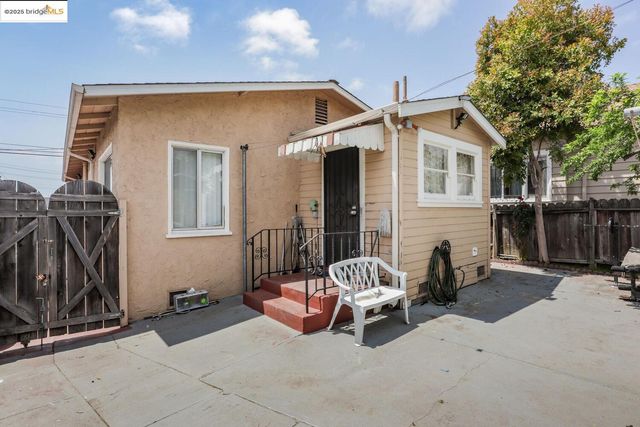 5448 Trask St, Oakland, CA 94601