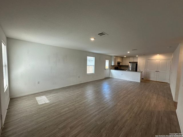 951 Elder Bend, San Antonio, TX 78221