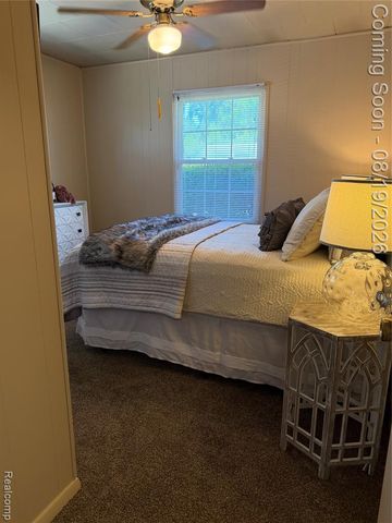 1620 E Meyers Avenue, Hazel Park, MI 48030