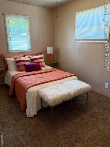 1620 E Meyers Avenue, Hazel Park, MI 48030