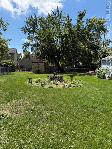 1620 E Meyers Avenue, Hazel Park, MI 48030