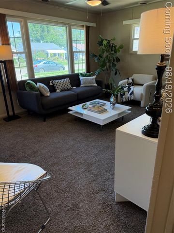 1620 E Meyers Avenue, Hazel Park, MI 48030