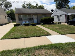 1620 E Meyers Avenue, Hazel Park, MI 48030