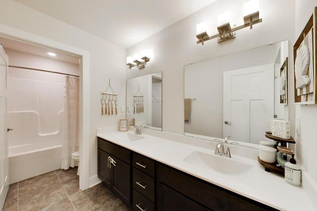 2011 47th AVENUE, Kenosha, WI 53144