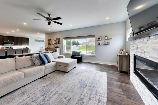 2011 47th AVENUE, Kenosha, WI 53144