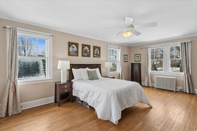 435 N Garfield Avenue, Hinsdale, IL 60521