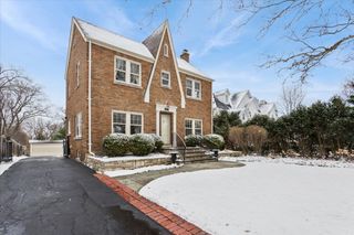 435 N Garfield Avenue, Hinsdale, IL 60521