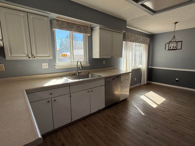 3204 Black Hills Road NE, Albuquerque, NM 87111