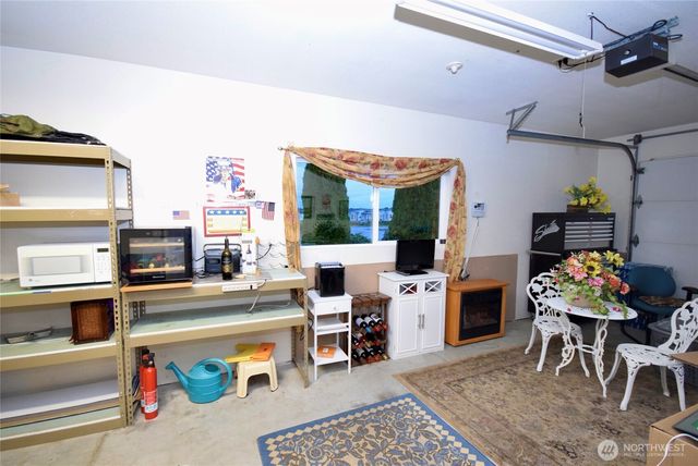 891 N Portside Way, Sequim, WA 98382