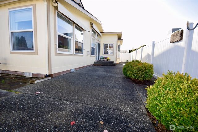 891 N Portside Way, Sequim, WA 98382