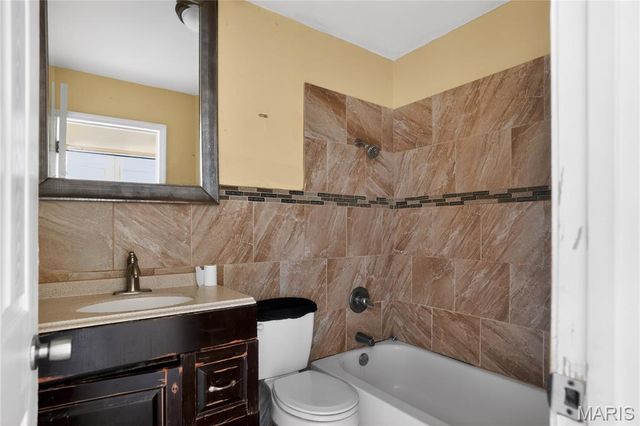 11062 Saginaw Drive, St Louis, MO 63136