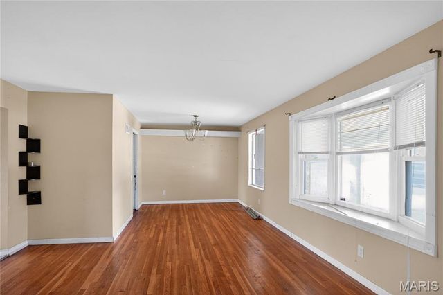 11062 Saginaw Drive, St Louis, MO 63136
