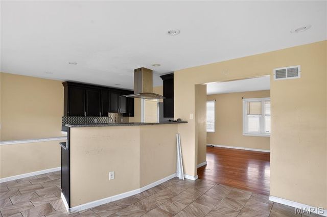 11062 Saginaw Drive, St Louis, MO 63136